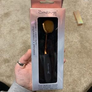 The Creme Shop Oval Contour/Conceal Makeup Brush